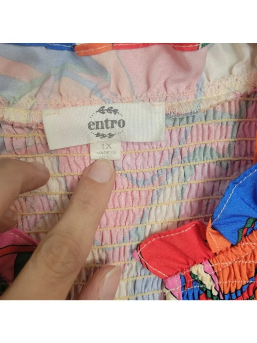 Entro Womens Floral Abstract Print Smocked Blouse 1X - Picture 3 of 6